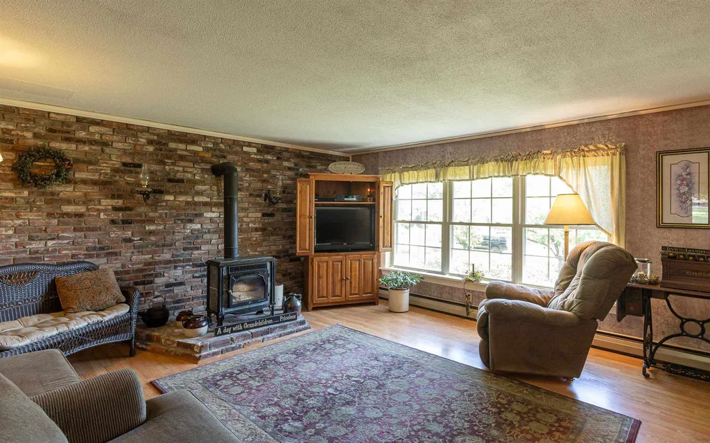 23 Bonnie Brae Drive Alstead NH 03602