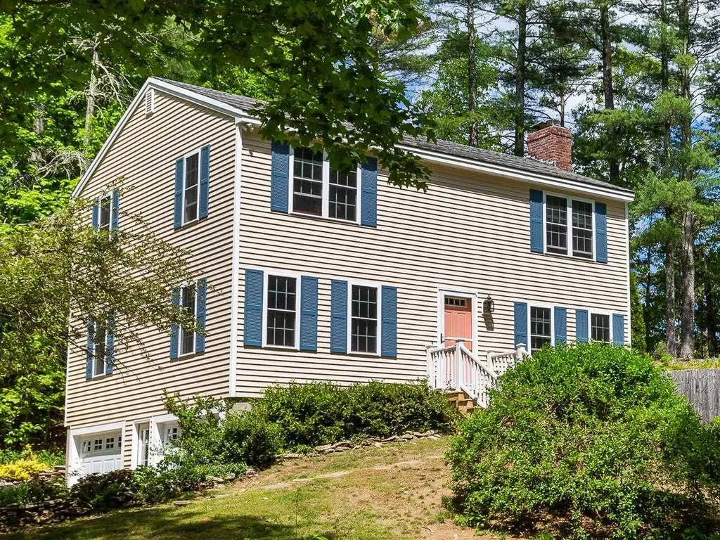 8 Decato Drive Lee NH 03861