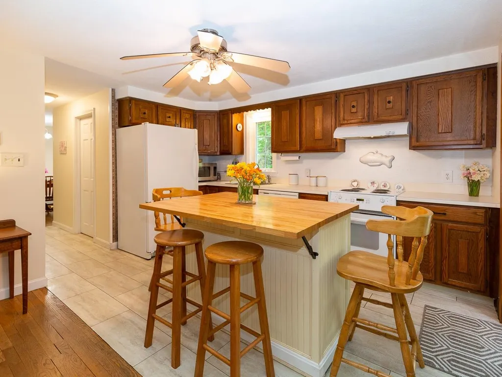 8 Decato Drive Lee NH 03861
