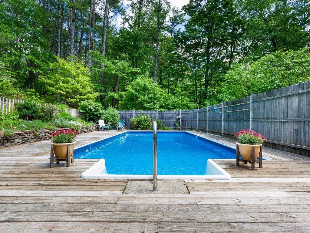 8 Decato Drive Lee NH 03861