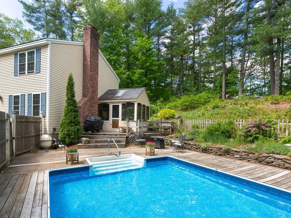 8 Decato Drive Lee NH 03861