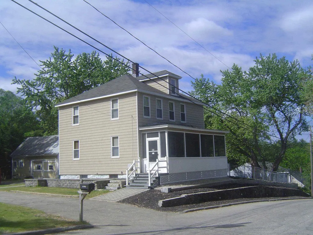196 Ward Street Manchester NH 03104