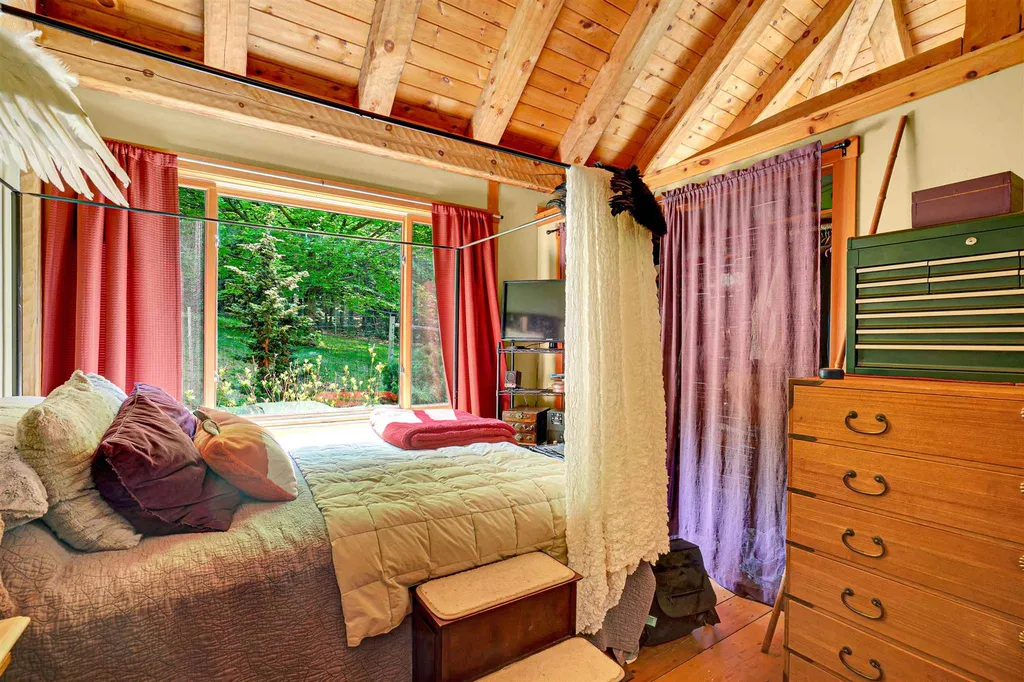 1006 Pleasant Pond Road Francestown NH 03043