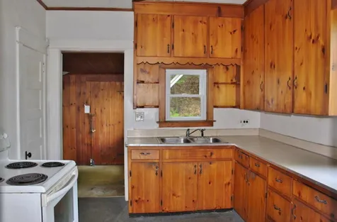 311 Clinton Street Springfield VT 05156