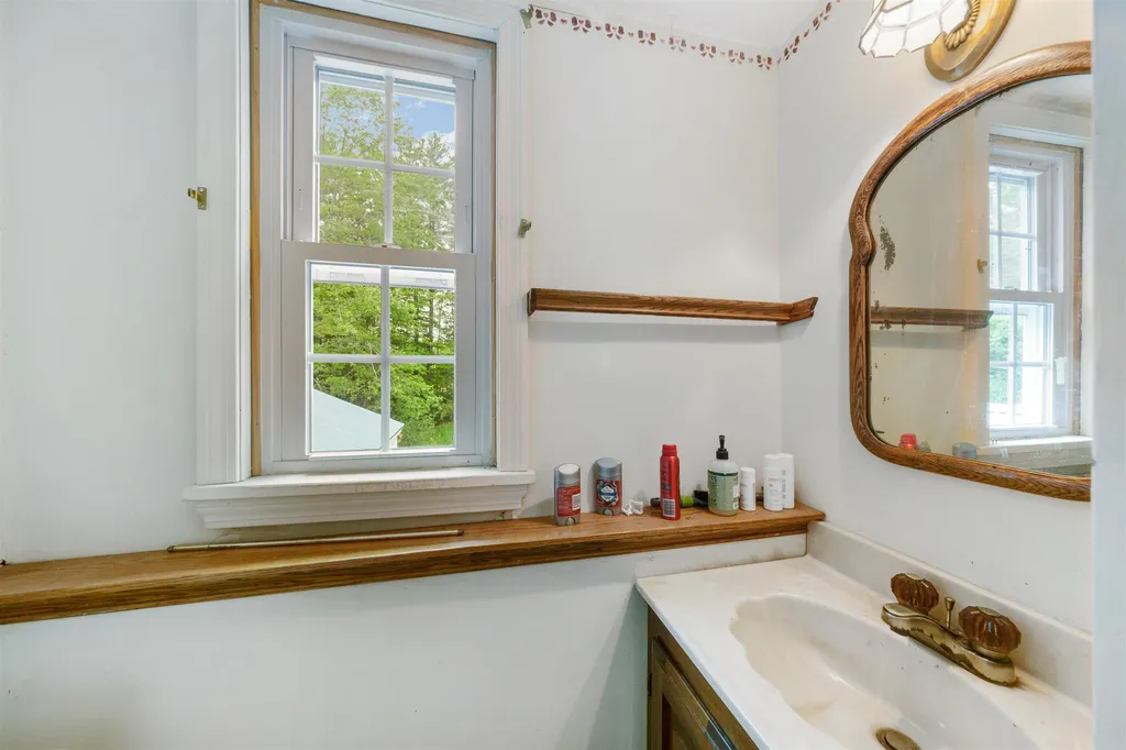 82 Hermit Woods Road Sanbornton NH 03269