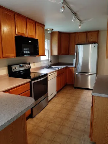 122 Silver Lane Vernon VT 05354