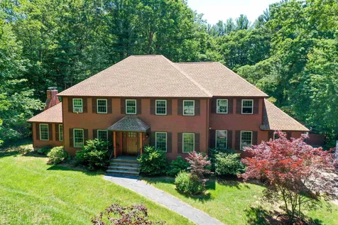 19 King Henry Drive Londonderry NH 03053
