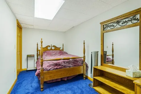 19 King Henry Drive Londonderry NH 03053