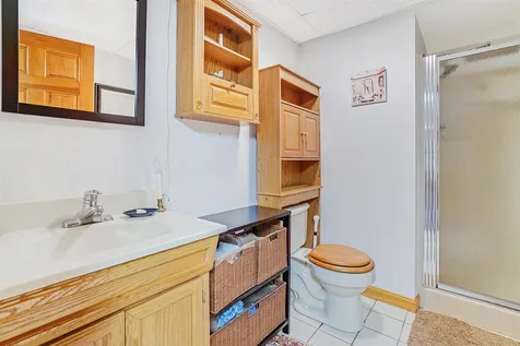 19 King Henry Drive Londonderry NH 03053