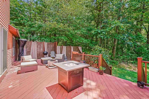 19 King Henry Drive Londonderry NH 03053