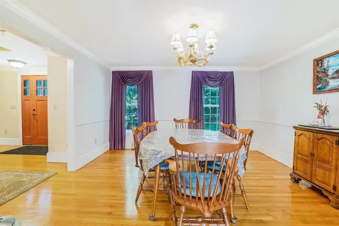 19 King Henry Drive Londonderry NH 03053