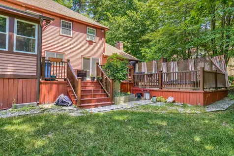 19 King Henry Drive Londonderry NH 03053
