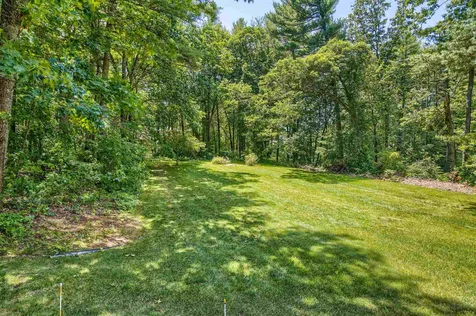 19 King Henry Drive Londonderry NH 03053