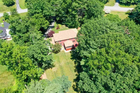 19 King Henry Drive Londonderry NH 03053