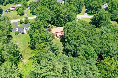 19 King Henry Drive Londonderry NH 03053