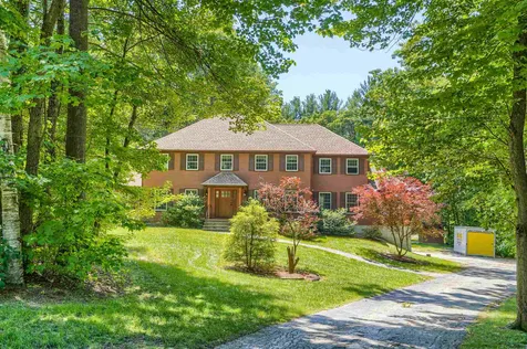 19 King Henry Drive Londonderry NH 03053
