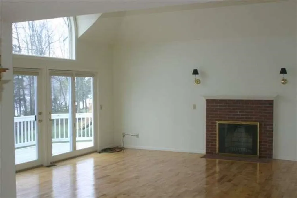 6 Iroquois Lane Bridgewater NH 03222