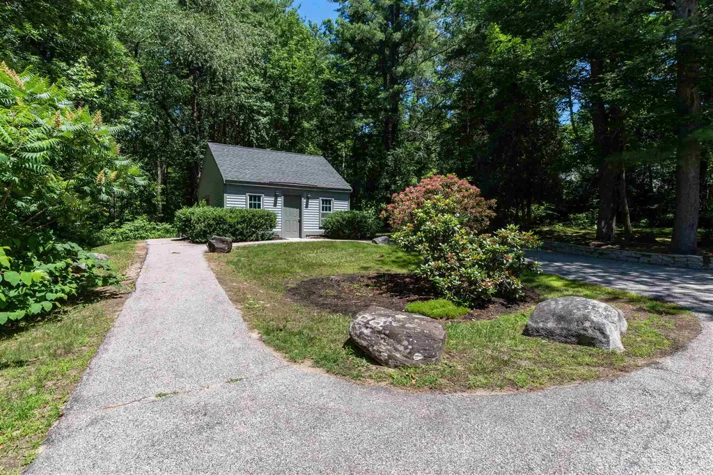 20 Glengarry Drive Stratham NH 03885