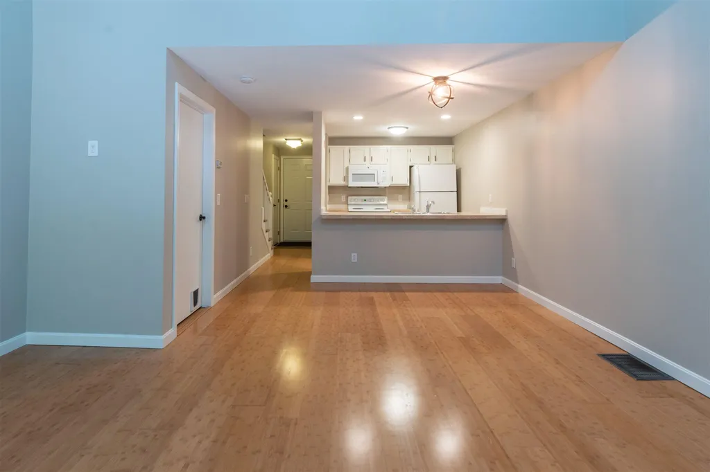 20 Glengarry Drive Stratham NH 03885