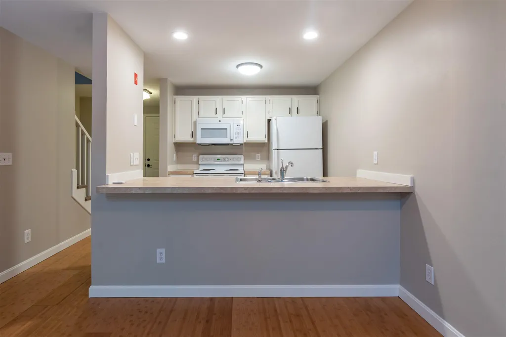 20 Glengarry Drive Stratham NH 03885