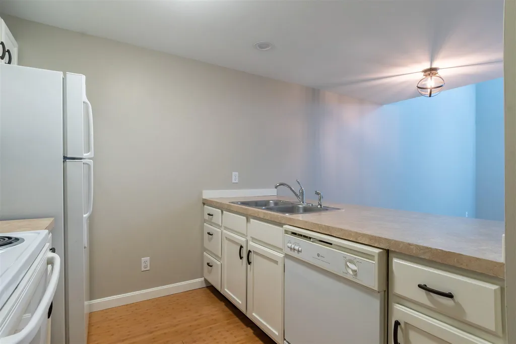 20 Glengarry Drive Stratham NH 03885