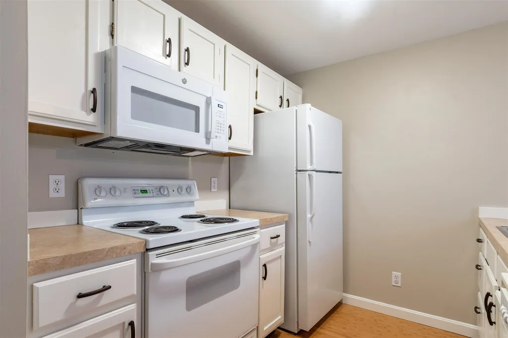 20 Glengarry Drive Stratham NH 03885