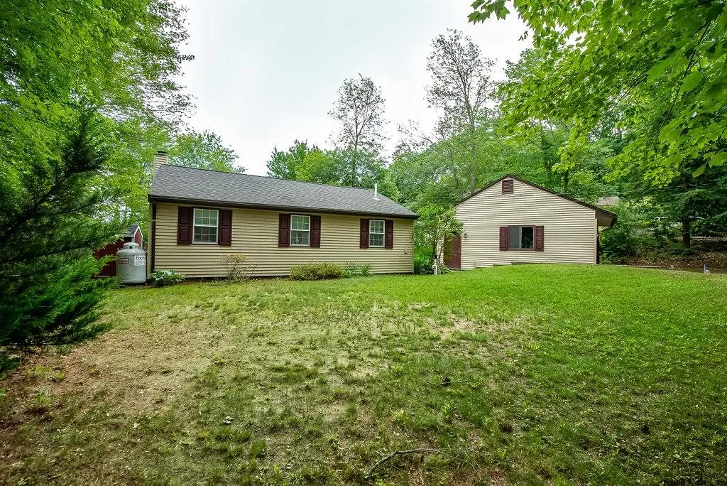 54 Shore Drive Northwood NH 03261