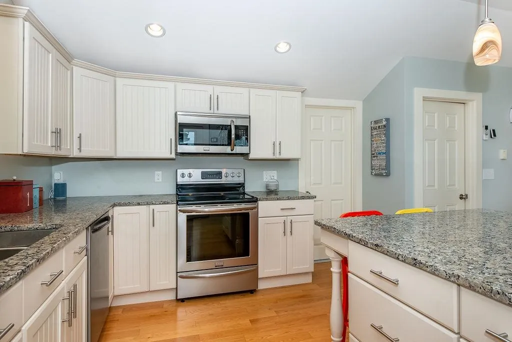 54 Shore Drive Northwood NH 03261