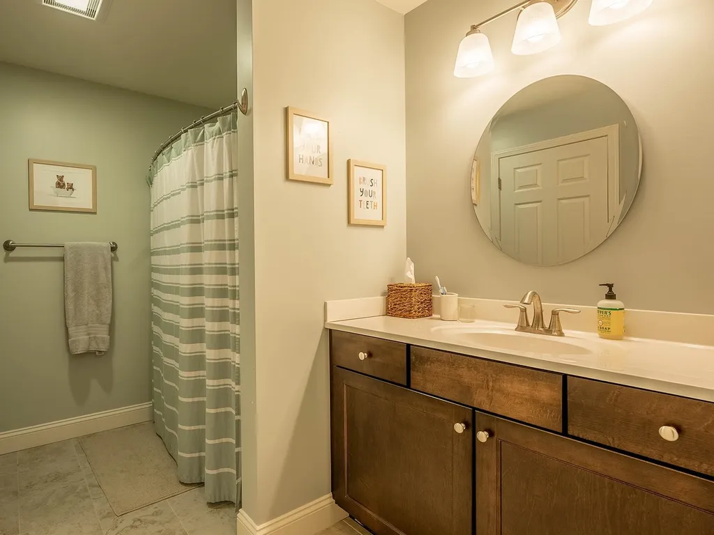 30 Dunbar Drive Essex VT 05452