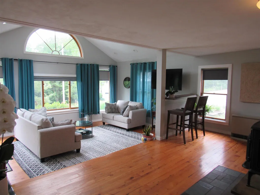 11 Fox Circle Keene NH 03431