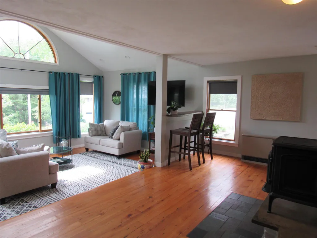 11 Fox Circle Keene NH 03431