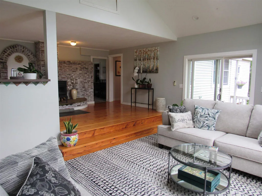 11 Fox Circle Keene NH 03431