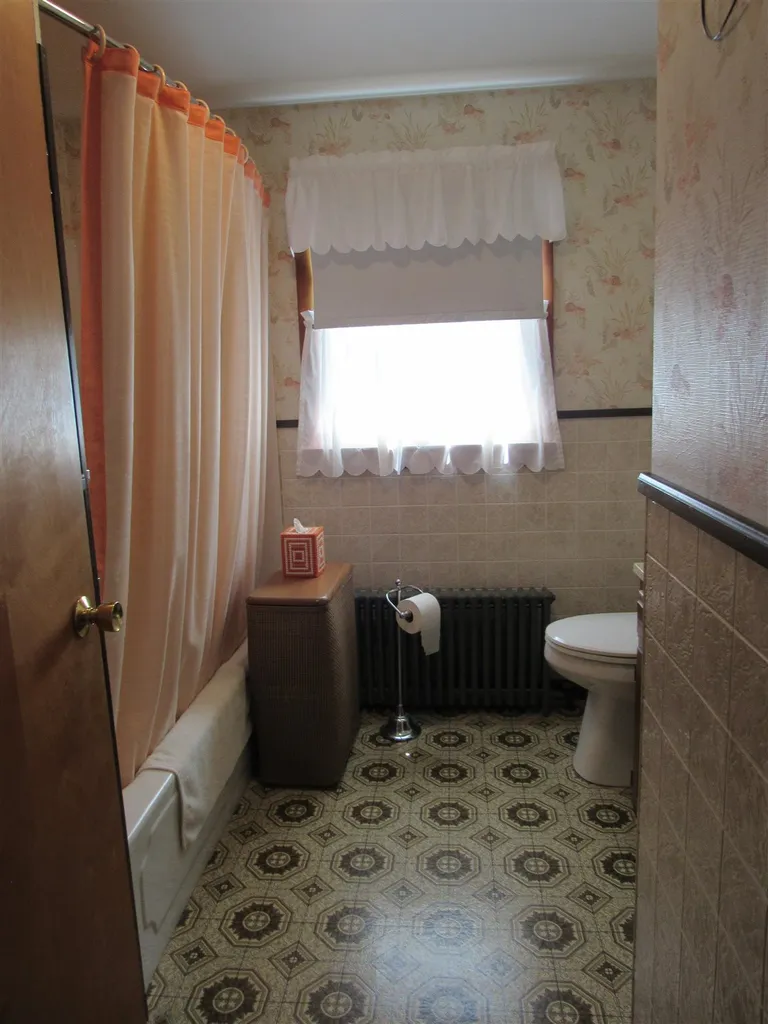 17 Union Street Gorham NH 03581