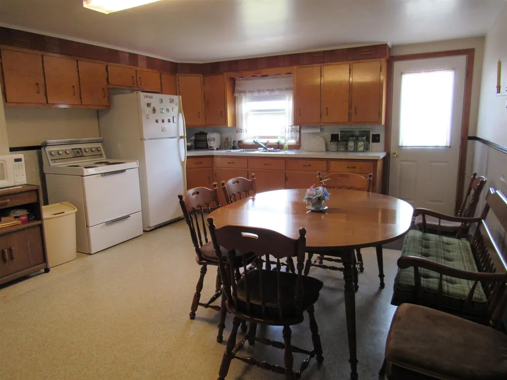 17 Union Street Gorham NH 03581