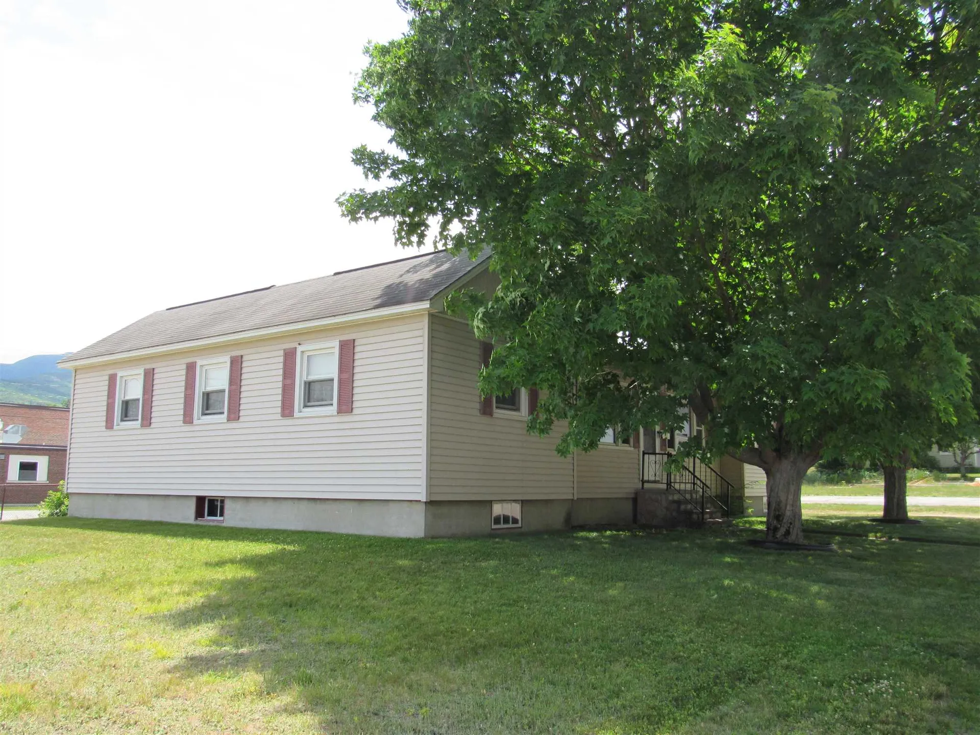17 Union Street Gorham NH 03581