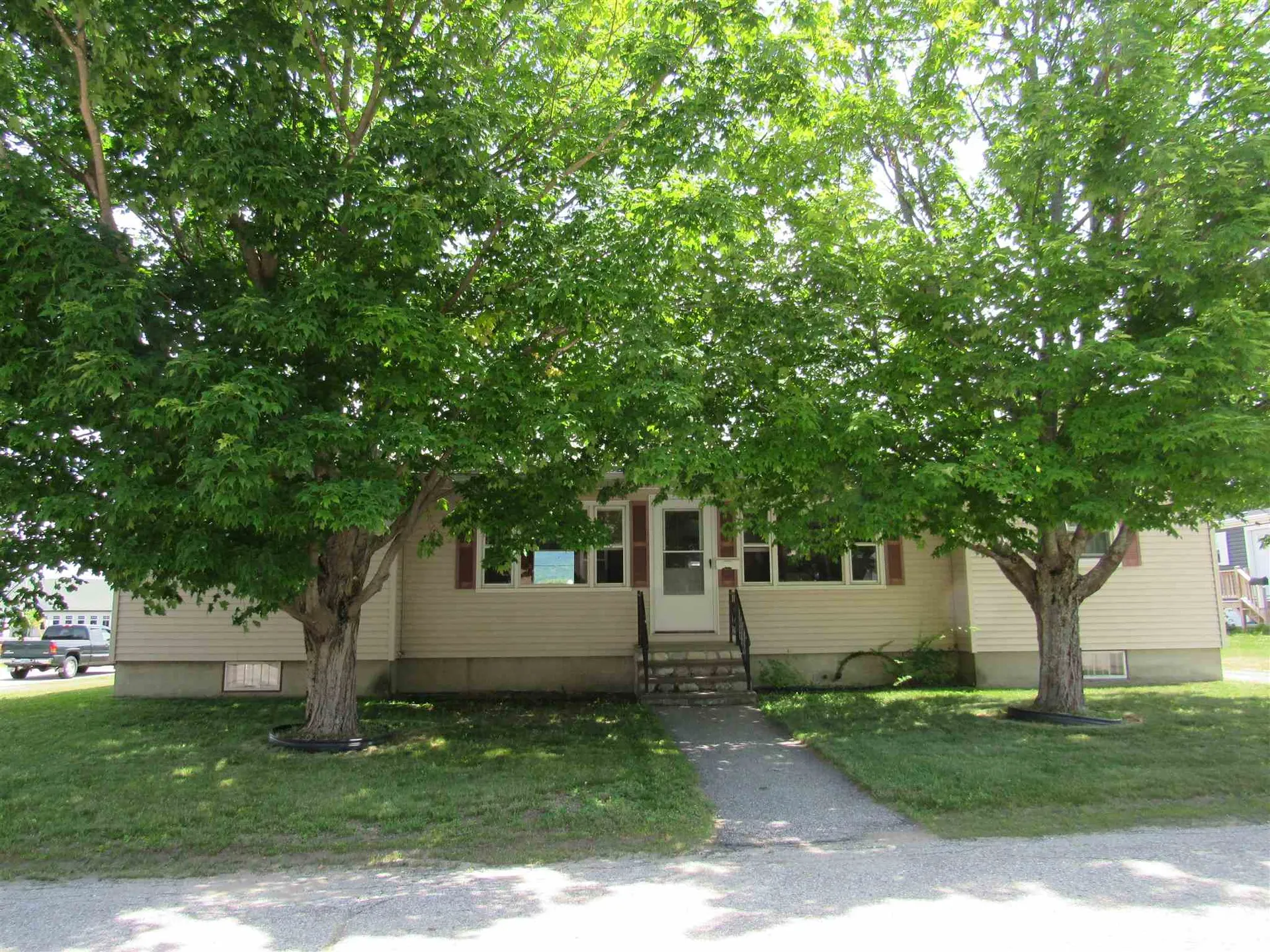 17 Union Street Gorham NH 03581