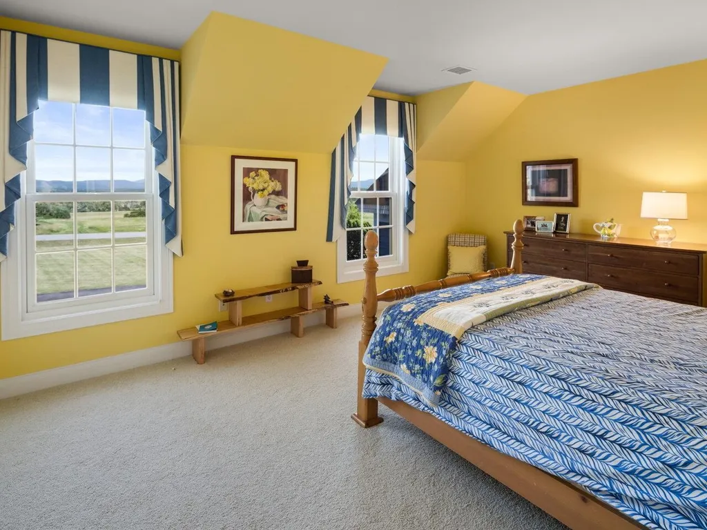 828 Ridgefield Road Shelburne VT 05482