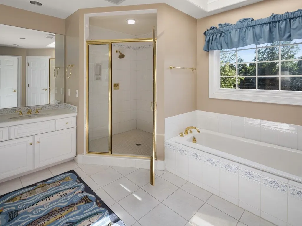 828 Ridgefield Road Shelburne VT 05482
