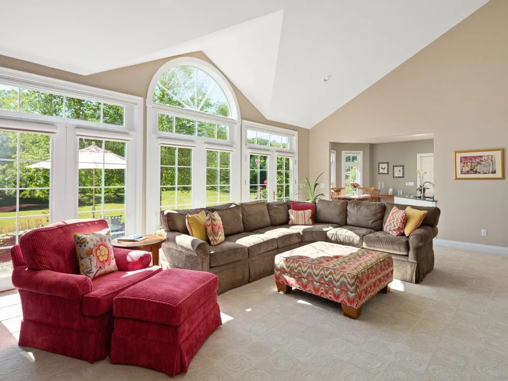 828 Ridgefield Road Shelburne VT 05482