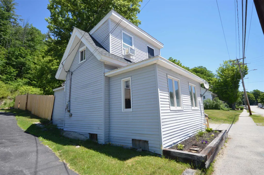 71 East Bow Street Franklin NH 03235