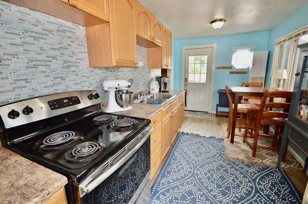 71 East Bow Street Franklin NH 03235