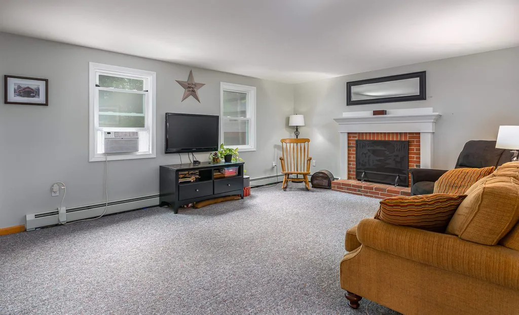 287 Oak Hill Road Barrington NH 03825