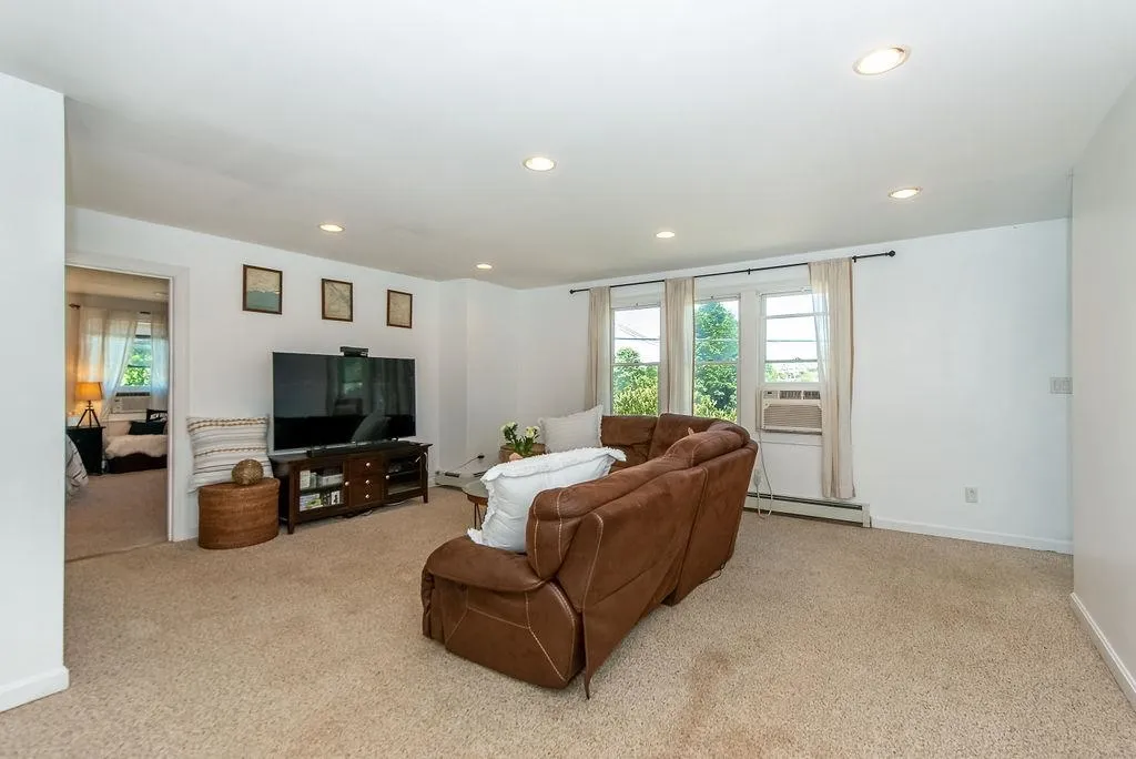 237 Edmond Avenue Portsmouth NH 03801