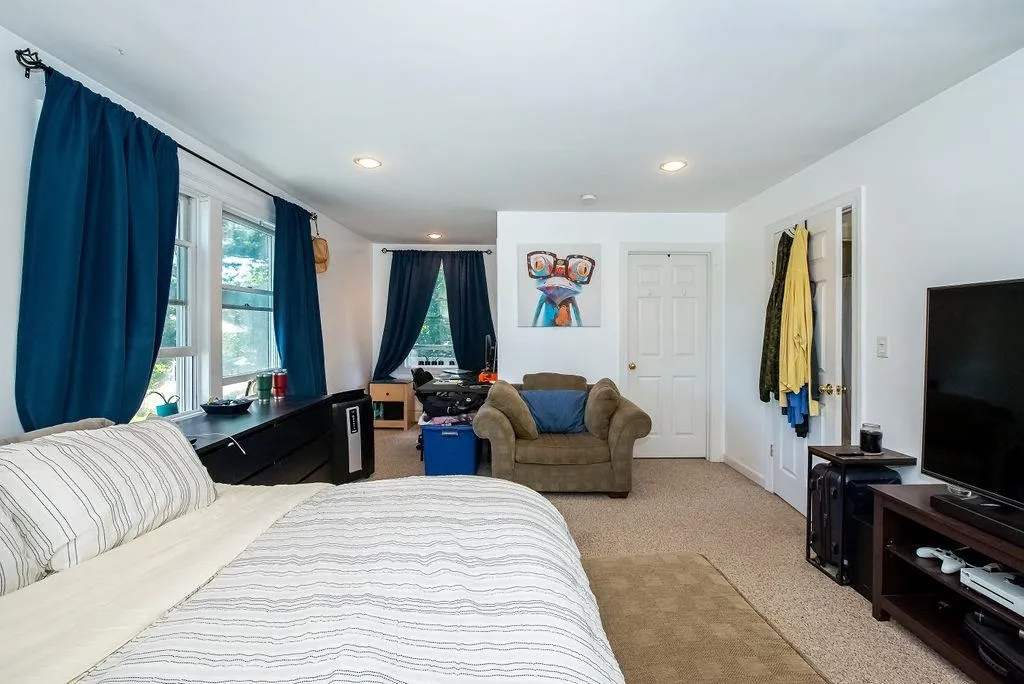 237 Edmond Avenue Portsmouth NH 03801
