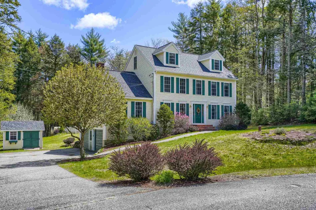 34 Opal Drive Danville NH 03819