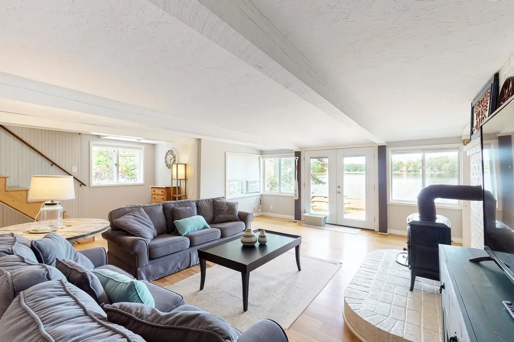 105 Gardners Grove Road Belmont NH 03220