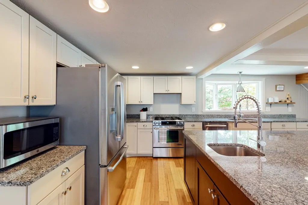 105 Gardners Grove Road Belmont NH 03220