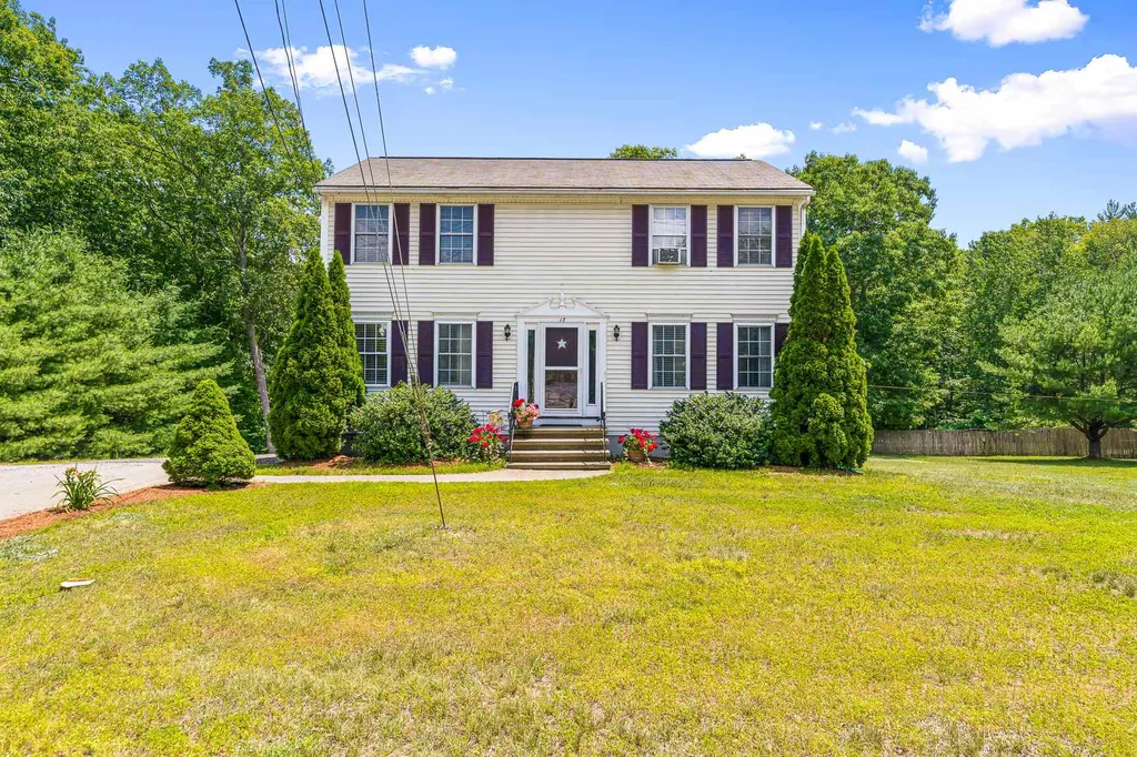 17 Smith Corner Road Plaistow NH 03865