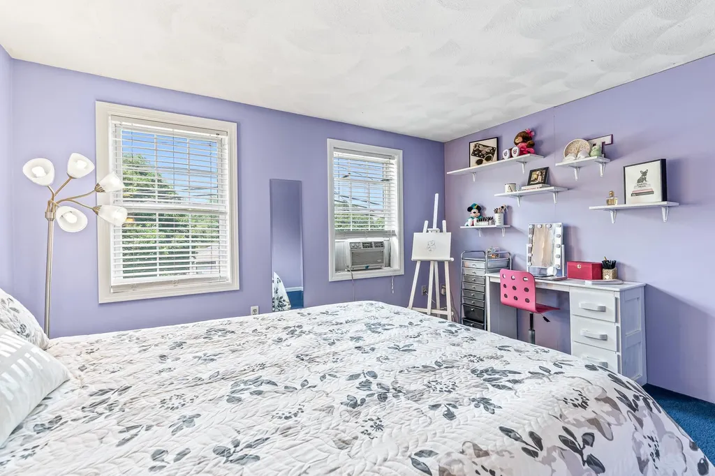17 Smith Corner Road Plaistow NH 03865