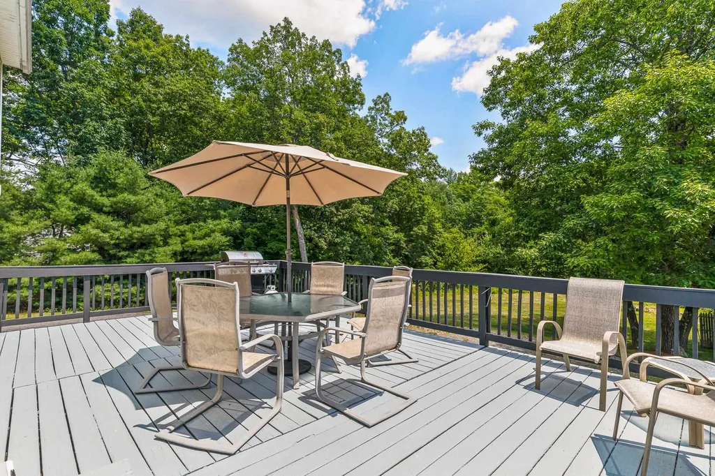 17 Smith Corner Road Plaistow NH 03865